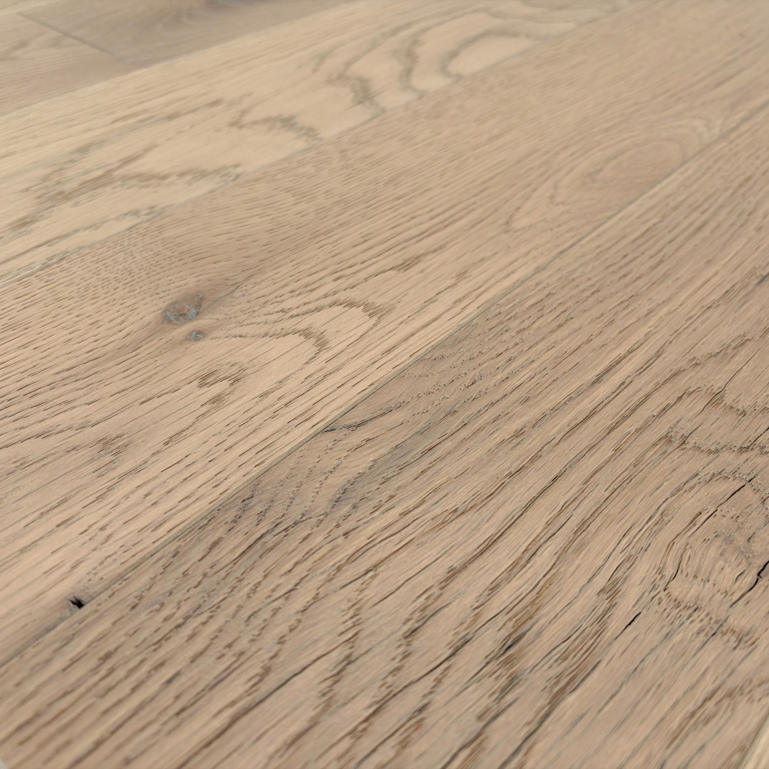 Reclaimed Oak Flooring & Paneling | BLACK & TAN—TAN OAK | Pioneer
